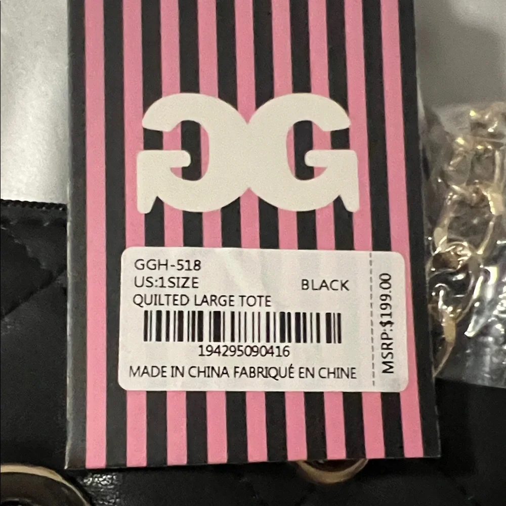 GG Collection Black Quilted Travel Bag - Picture 4 of 10